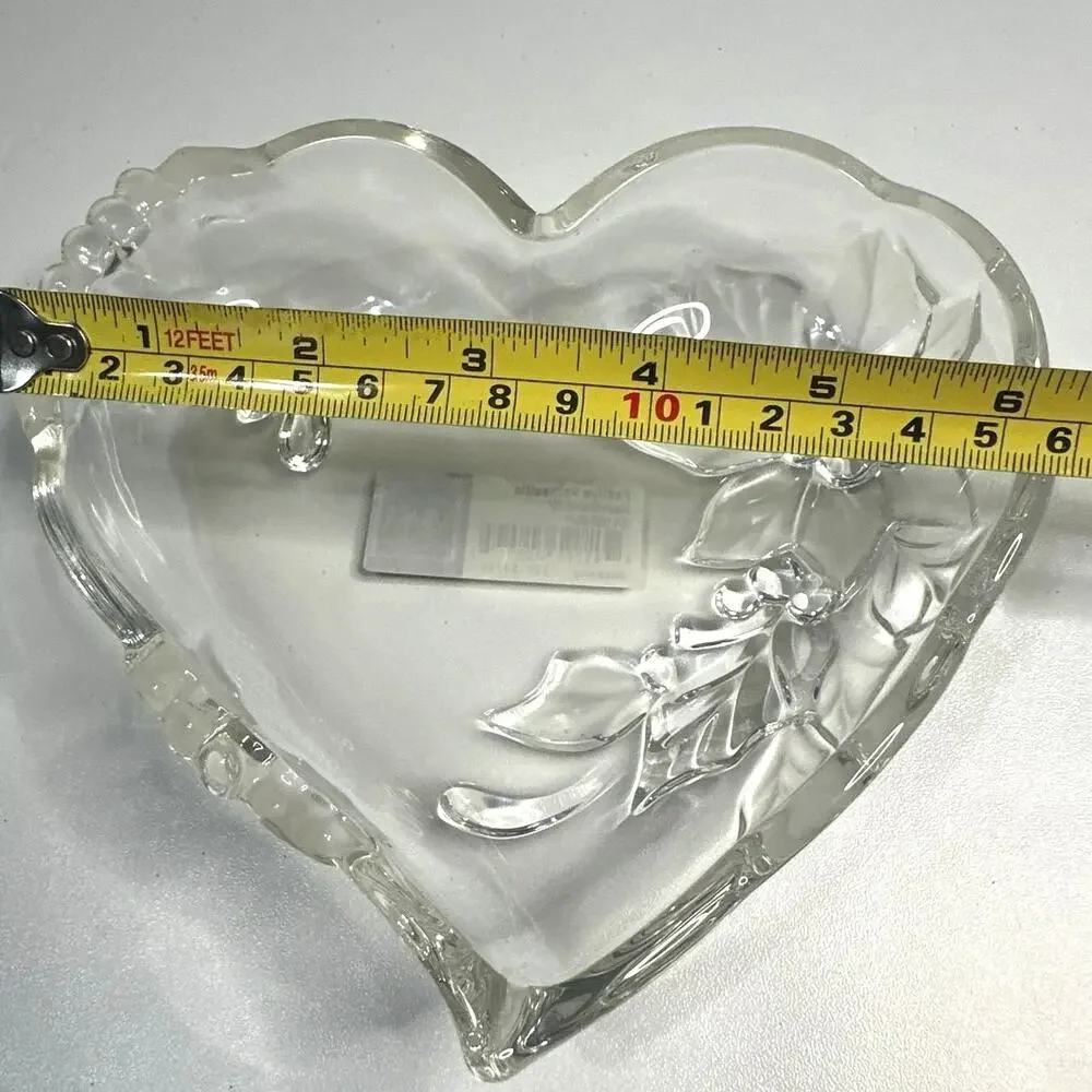 MIKASA CRYSTAL - Festive Poinsettia Heart Shaped Dish 6.25” perfect candy dish